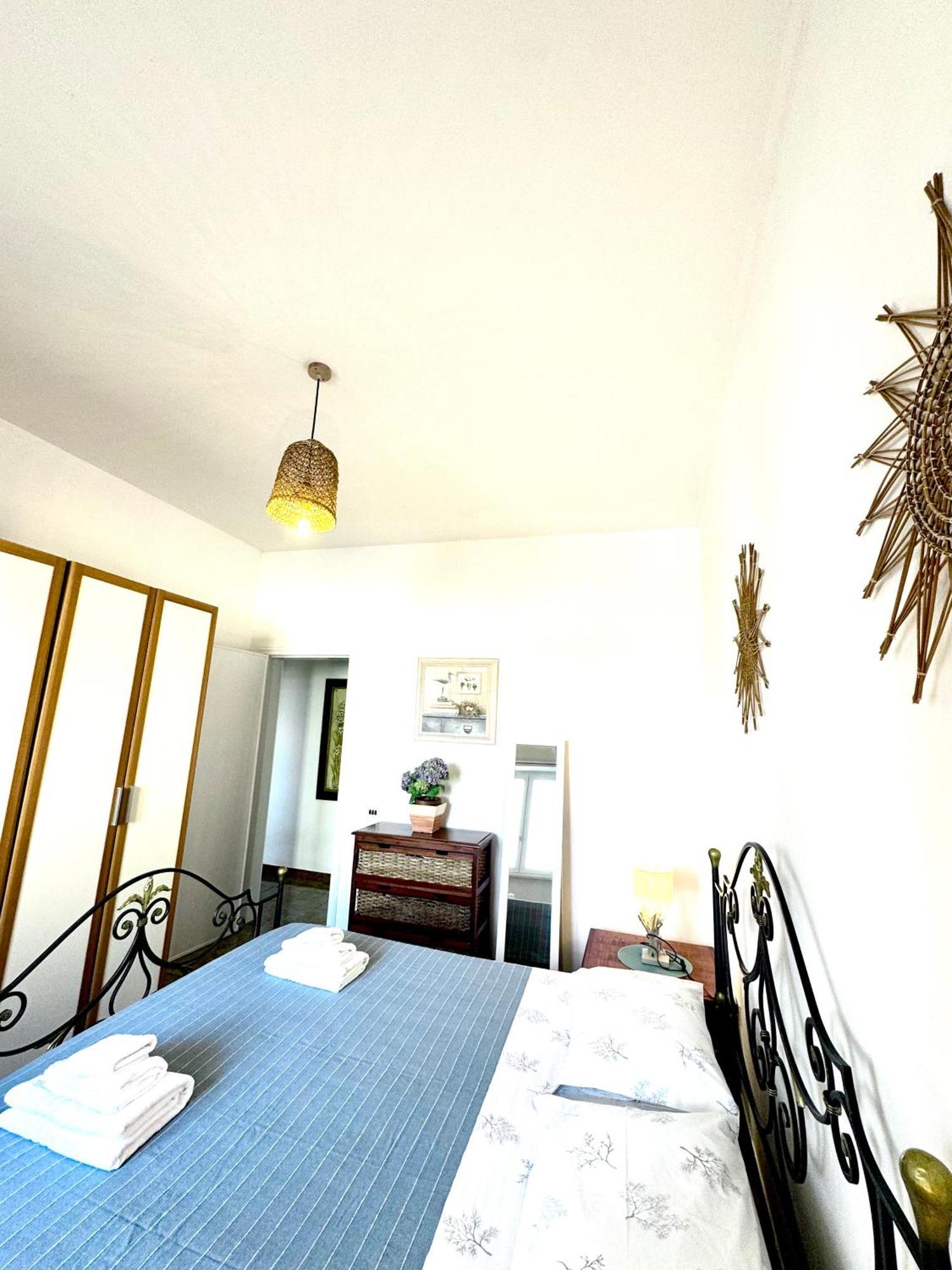 Rivamare Apartment Torre Squillace Bagian luar foto